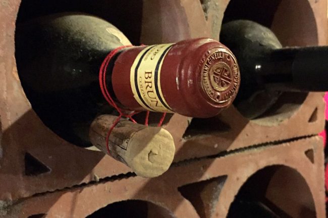 Bottiglia di Brunello dei Barbi ricolmata