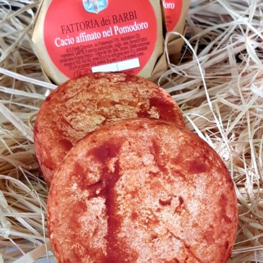 Caseificio dei Barbi | Cacio affinato nel Pomodoro